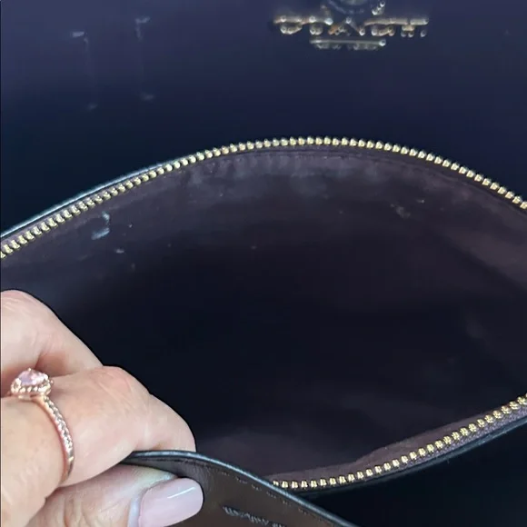 Coach Black Leather Tote with Gold Logo Plaque F48733 Avenue - Picture 8 of 12